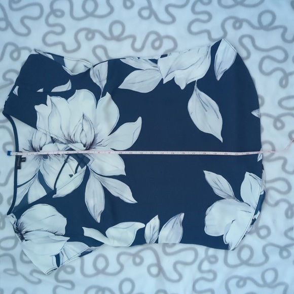 Marine floral print blouse from dynamite size S - Picture 5 of 5